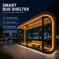Abri de bus solaire moderne à bande LED incurvée, station d'attente de bus urbain intelligente à grain de bois