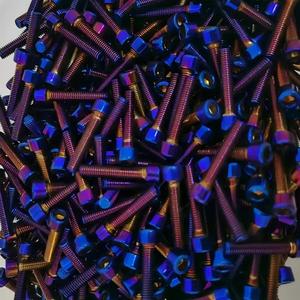 Thép Không Gỉ Màu Xanh Bắn Chân Không Mạ Điện Vít Đầu Phẳng Lục Giác Ổ Cắm Bu Lông Cho Phụ Tùng Ô Tô Titan Vít - Product Image 4