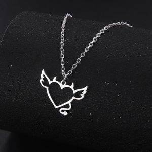 Nouveau Collier Cœur Créatif en Acier Inoxydable, Pendentif Amour Creux Tendance, Plaqué Or, pour Couples - Product Image 2