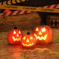 Grande décoration d'intérieur d'Halloween en forme de citrouille Jack-O'-Lantern moderne en plastique avec LED