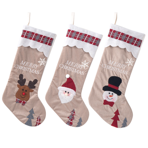 ถุงน่องของขวัญคริสต์มาสขนาดใหญ่ตกแต่งน่ารักผ้ากระสอบสไตล์ปักลายสก๊อตสำหรับครอบครัววันหยุดคริสต์มาสปาร์ตี้แบบคลาสสิก - Product Image 2