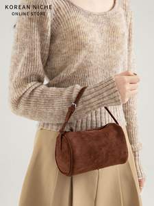 Bolso de almohada de gamuza para otoño e invierno, bolso cruzado de hombro de diseñador coreano elegante para mujer - Product Image 3