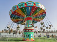 Manège populaire pour adultes : chaise volante électrique rotative pour parc d'attractions