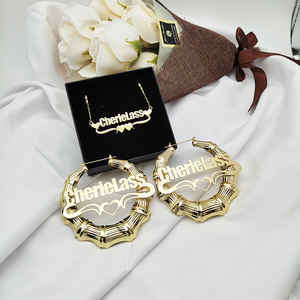 Collana con <span class=keywords><strong>nome</strong></span> personalizzato e Set di orecchini a cerchio <span class=keywords><strong>in</strong></span> bambù collana con orecchini personalizzati <span class=keywords><strong>in</strong></span> acciaio inossidabile Set di gioielli con <span class=keywords><strong>nome</strong></span> per la <span class=keywords><strong>madre</strong></span> - Product Image 4