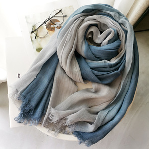 Baumwoll-und Leinens chal Damen Herbst Winter Farbverlauf Mix Farben Japanische und koreanische Lady Mori Girl Serie Bambus garn Schal