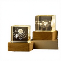 Minghuang MH-TF0254 Nouveauté 2024 Veilleuse Laser Lune en Bloc de Cristal, Presse-papier avec Base Lumineuse en Bois, Art Populaire, Souvenir