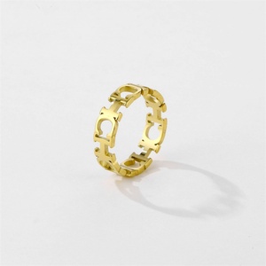 Anillo Personalizado con Letra CH, Joyería Personalizada, Acero Inoxidable 316L, Chapado en Oro, Anillos para Mujer - Product Image 6