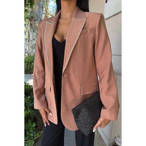 Chaqueta Blazer para Mujer Sobe, Color Camel, Antiarrugas, con Detalle de Piedras y Diseño de Solapa - Product Image 3