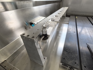 Routeur CNC ATC pour pierre GSY-3015PLUS avec moteur servo, fabrication de comptoirs, perçage de trous d'évier, broche 7,5 kW, ATC linéaire 12 outils - Product Image 5