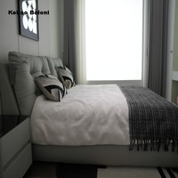 Lit en bois de taille Queen, design éco-responsable, avec revêtement en cuir, pour chambre à coucher