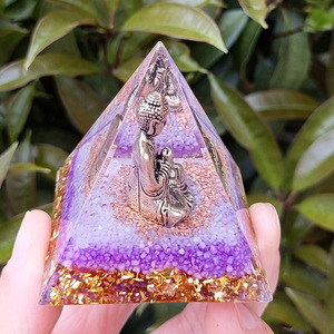 Statue de Bouddha, pyramide en cristal, résine époxy, décoration de la maison, ornement de bureau, cadeau - Product Image 2