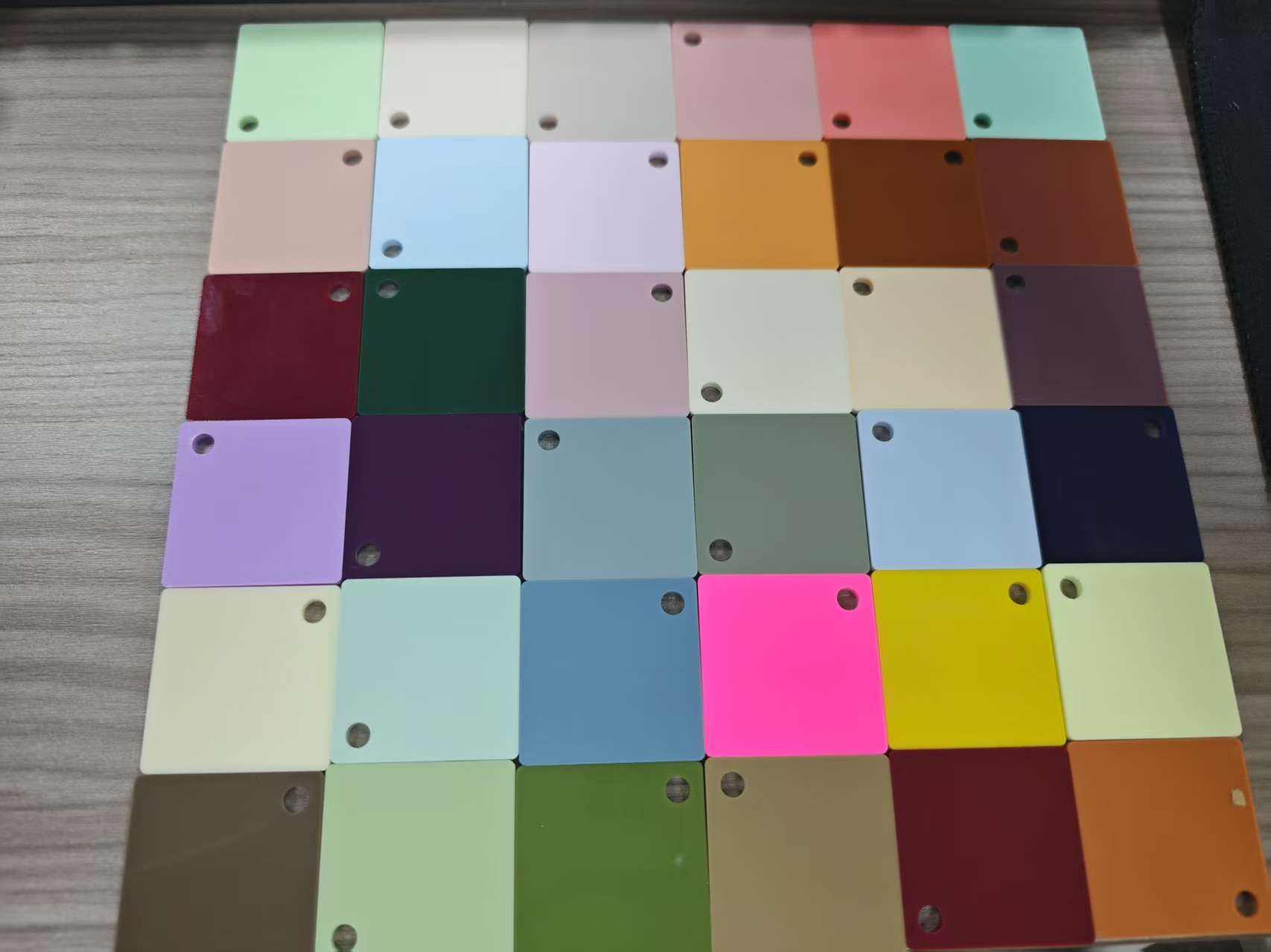 ชุดสีพาสเทล