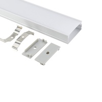 Luminaire LED linéaire suspendu en profilé aluminium sur mesure, 3 températures de couleur, dimmable DALI, avec couvercle en PC, pour plafond.