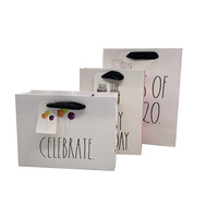 Emballage de cadeau bon marché avec impression de logo personnalisé Sac fourre-tout en papier de luxe avec poignée
