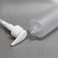Bouteille en plastique PET à épaule plate avec pompe, blanche, 100ml, 120ml, 150ml, 200ml, 300ml, 500ml, pour savon liquide et shampoing