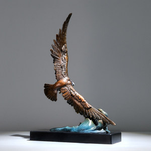 Grande décoration de bureau en laiton gravée Aigle aux ailes éployées, symbole de grande <span class=keywords><strong>ambition</strong></span>, idéale pour les cadeaux d'affaires et les inaugurations d'entreprise - Product Image 4