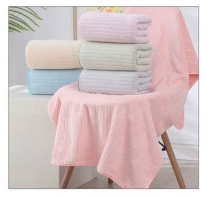 Serviette de Bain Grande Taille en Polaire Corail Douce pour Adultes, Séchage Rapide, Absorbante, Motif Ananas, en Coton, pour Usage Domestique, Doux pour la Peau, Vente en Gros - Product Image 6