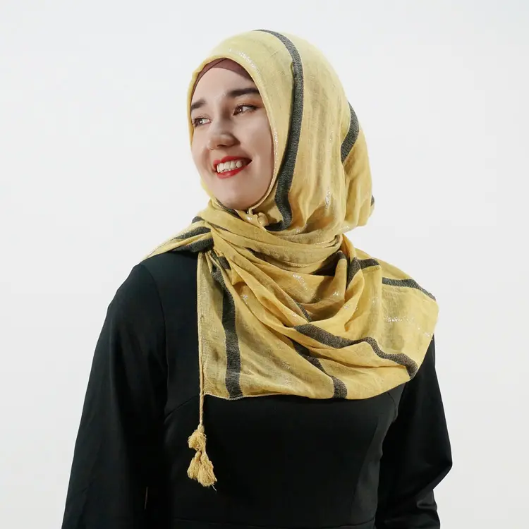 डिजाइनर फैशन लेडीज़ विस्कोस कॉटन हिजाब मुस्लिम ग्लिटर स्ट्राइप्स बुना हुआ बंदना स्कार्फ लटकन हेड रैप्स मुस्लिम महिलाओं के लिए