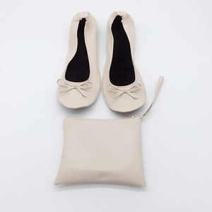 Vente en gros de <span class=keywords><strong>ballerines</strong></span> pliables nues personnalisées imprimées cadeaux de mariage d'été pour les invités fermeture à enfiler légère - Product Image 1
