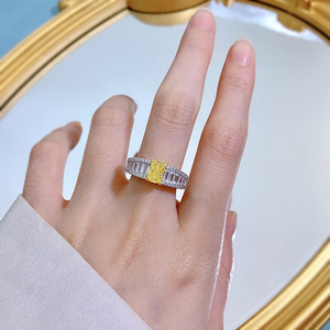 2025 Collection Forever Star Bague en diamant jaune en argent 925 à haute teneur en carbone pour femmes Radiant Cut Pave Setting 5*7mm Lab Diamond - Product Image 4