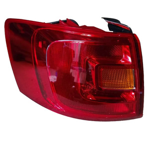 Luz de Giro Trasera para Volkswagen Jetta 5C6945095 096 Halógena Lado Izquierdo y Derecho, Repuesto Nuevo - Product Image 1