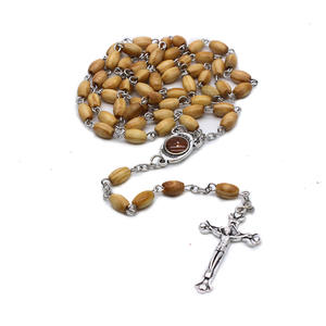 Rosario di Legno con la SANTA di Acqua dalla Nostra Signora di Fatima Collana Perline di Preghiera Prima Comunione Marian apparizioni - Product Image 2