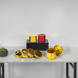 Hợp kim nhôm cao gia vị máy xay hút thuốc thiết bị nhiều màu tùy chọn bốn lớp Máy xay phẳng Máy xay kim loại Máy Nghiền Thuốc Lá - Product Image 1