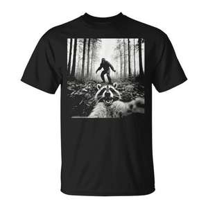 Camiseta Raccoon Selfie With Sasquatch Bigfoot, negra, unisex, para adultos, cuello redondo, manga corta, impresión digital - Product Image 1