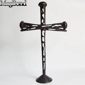 Statue de croix de table en fonte bronze pour la maison, croix à ongles en métal religieux en matériau en fer inoxydable