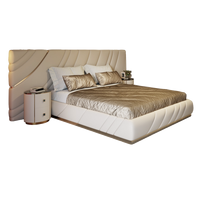 Lit de luxe moderne avec finitions dorées, lit plateforme rembourré à rayures ondulées, mobilier de chambre haut de gamme pour villa, aucun sommier tapissier nécessaire