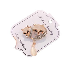 <span class=keywords><strong>Broches</strong></span> multi-thèmes personnalisées OEM Base en alliage de zinc avec strass <span class=keywords><strong>Swarovski</strong></span> pour épingles de marque de mode et d'entreprise - Product Image 1