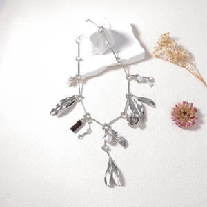 Collar con colgante de hoja de aleación multielemento Retro nuevo de otoño - Product Image 5