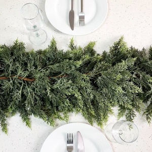 Guirlande artificielle en cèdre 150 cm, décoration de Noël faite à la main, couronne de plantes vertes - Product Image 3