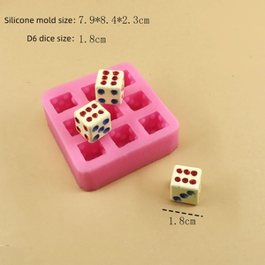 Moule en silicone MINI PLANET pour dés DND, pour fabrication artisanale DIY, 9 dés en résine de 13 mm/18 mm, dés D6 écologiques et durables pour la création de modèles - Product Image 3