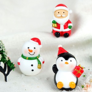 ของตกแต่งคริสต์มาส DIY ขายส่ง ตุ๊กตาซานตาคลอส มนุษย์หิมะจิ๋ว อุปกรณ์ตกแต่งบ้านตุ๊กตา งานฝีมือเรซิ่น ของตกแต่งสร้างบรรยากาศ ของตกแต่งหน้าเค้ก - Product Image 4