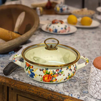 Pot à soupe et marmite en émail à double oreille classique avec couvercle en verre pour la préparation de fruits de mer à la maison et à l'hôtel
