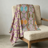 Ensemble Dirac Somalien Farasawi à Motif Géométrique Rose Élégant en Tissu Gabasar Premium pour Mariages Traditionnels et Tenues de Fête