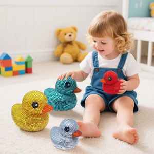 Paperella di Gomma Personalizzata da 6 Pollici con Strass Multicolore e Glitter, Giocattolo da Bagno Personalizzabile con Logo per Bambini - Product Image 5