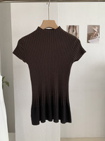 Blusa de punto de color liso para mujer, cuello simulado, manga corta, dobladillo de cola de pez, elástica, suave, ajuste ceñido y favorecedor