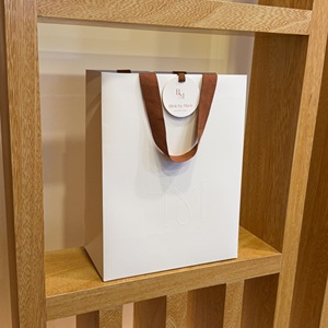 Bolsas de Papel de Regalo de Lujo al por Mayor, Bolsas de Papel para Empaque de Joyería y Cosméticos con Logotipo Personalizado, Bolsas de Compras con Asas y Inserto en Relieve - Product Image 1