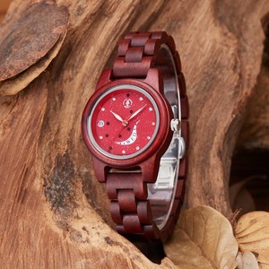 Orologio da Polso da Donna 2026 Nuovo Modello Sette <span class=keywords><strong>Stelle</strong></span> Accompagnano la Luna, in Legno, Leggero, con Calendario, al Quarzo, Quadrante Piccolo Unico per Ragazza - Product Image 1