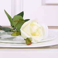 Großhandel Günstige Realistische Samt-Rosen Künstliche Blumenarrangements Einzelstiel für Hochzeiten