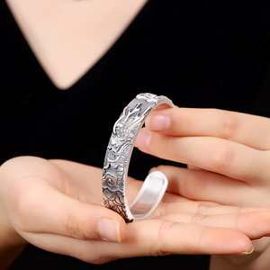 Bracciale in Argento Puro 999 per Uomo, Stile Retrò Opaco con Intarsi in Rame e Corniola, Apertura a Drago, Punk Rock Hip Hop - Product Image 5