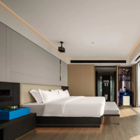 Ensemble de lit king-size américain moderne de luxe avec tête de lit et tables de chevet pour hôtels 5 étoiles, fabriqué en bois, mobilier de chambre d'hôtel