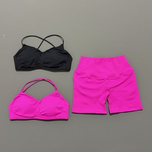 Conjunto Deportivo de 2 Piezas para Mujer, Transpirable, Resistente a las Arrugas, Top Corto de Yoga, Pantalones Cortos de Cintura Alta con Efecto Scrunch, Brasier Deportivo Sin Costuras - Product Image 5