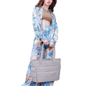 <span class=keywords><strong>Sac</strong></span> fourre-tout <span class=keywords><strong>matelassé</strong></span> léger et volumineux avec fermeture éclair, logo personnalisé, sacs à main rembourrés, sacs à main pour femmes, sacs à main pour ordinateur portable pour les voyages de week-end - Product Image 6