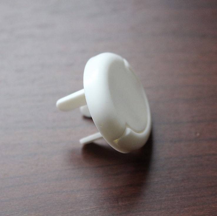 3รูสีขาว