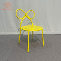 Chaise d'enfant moderne en acier avec nœud papillon, empilable, en fer forgé, design extérieur, pour banquet et location événementielle