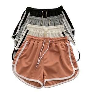 Pantalones cortos deportivos de verano de cintura alta para <span class=keywords><strong>mujer</strong></span> Logotipo personalizado Estilo coreano Pantalones cortos casuales de cintura elástica Ajuste holgado Patrón caliente de moda - Product Image 3