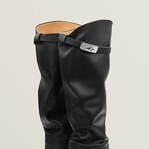 Bottes longues souples pour femmes à talons plats, avec boucle métallique et empeigne plissée, coupe large, hauteur genou - Product Image 3